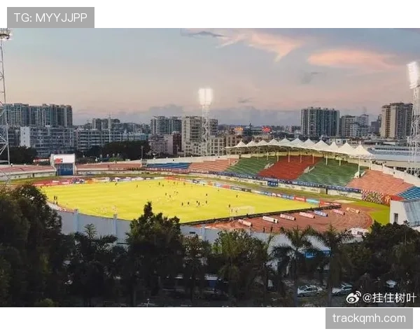广州队在联赛下半程主场战绩滑坡，三场不胜显现防守失位与进攻乏力